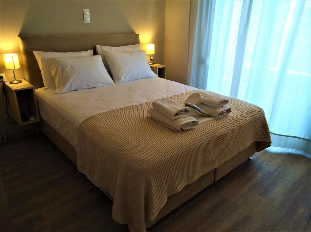 More Athens Apartments Bagian luar foto